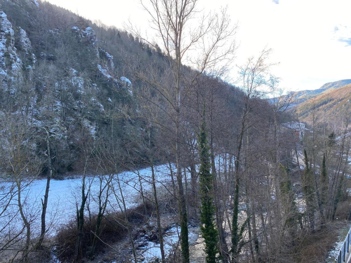 Duplex Roca Del Sucut Leilighet Ribes De Freser Eksteriør bilde